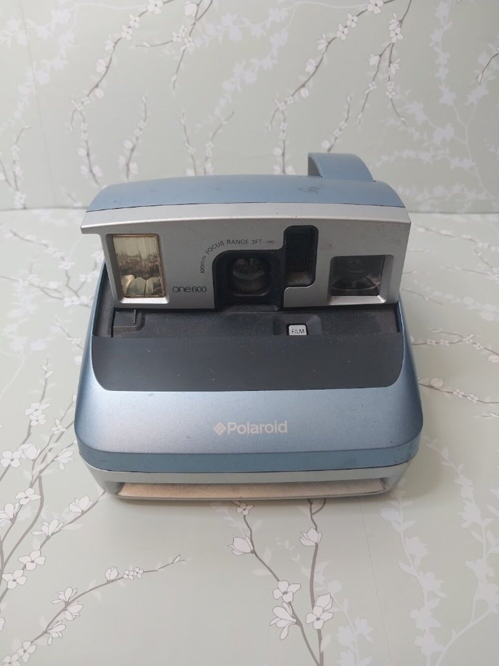 Polaroid One600 Classic Instant Camera